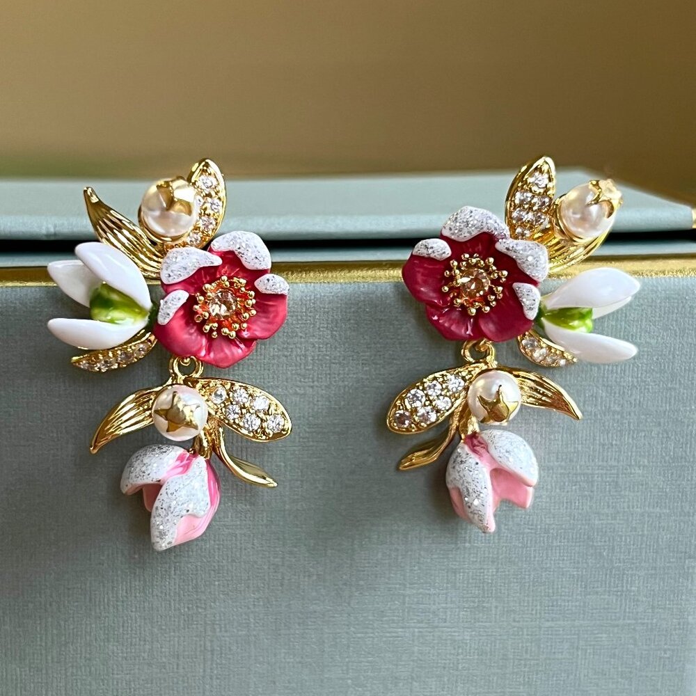 Hellebore flowers earring